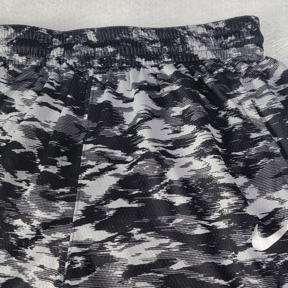Nike Dri-Fit Mens Basketball Shorts Black Gray Camouflage Athletic Pocket Camo L - Picture 9 of 9